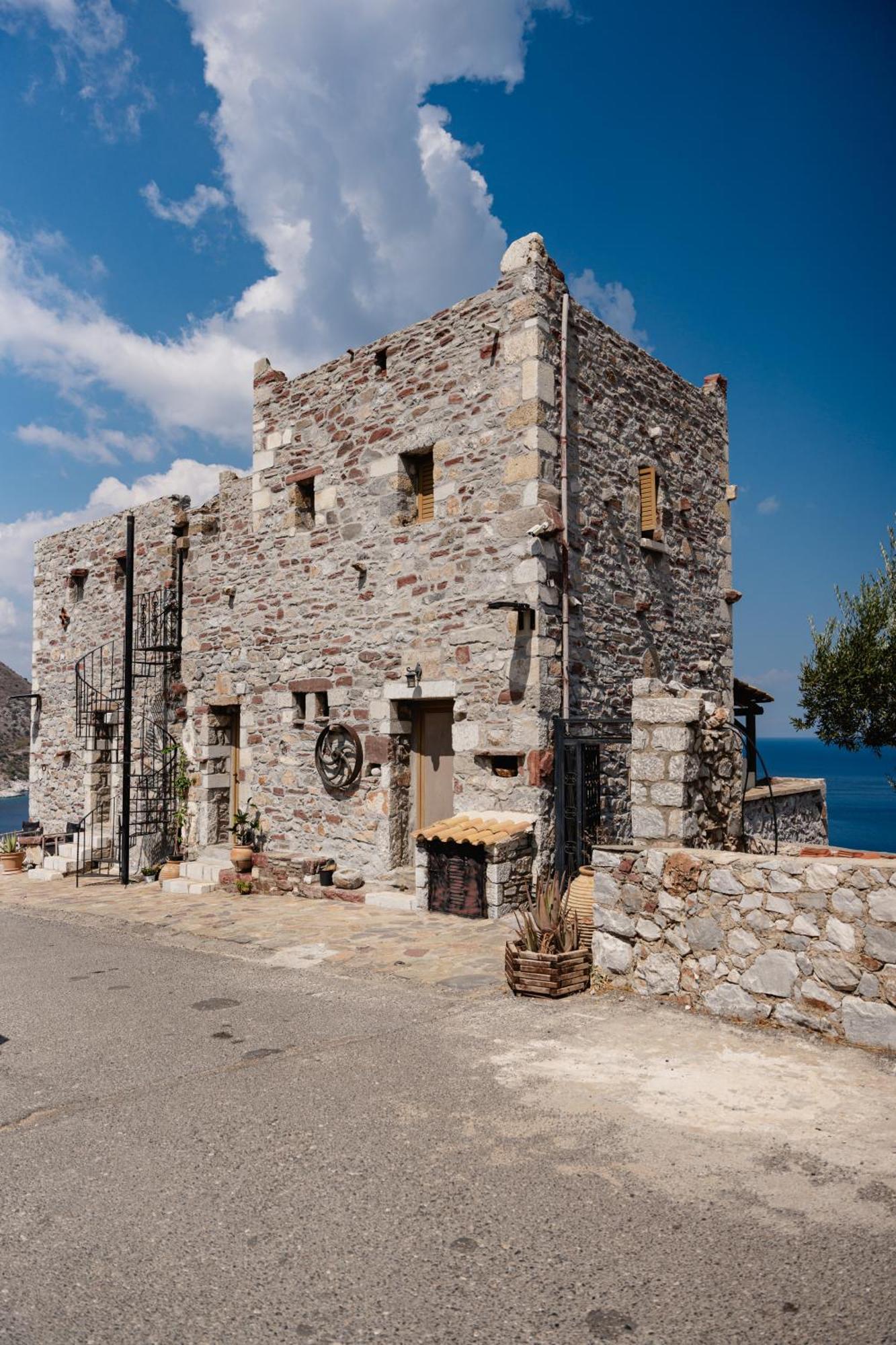 Castle Rizaraki Hotel Kokkala Екстериор снимка